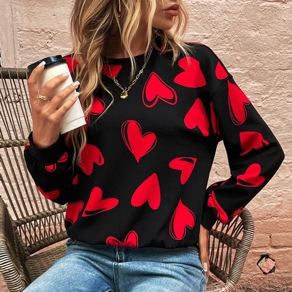 SHEIN Tops - Heart Sweatshirt